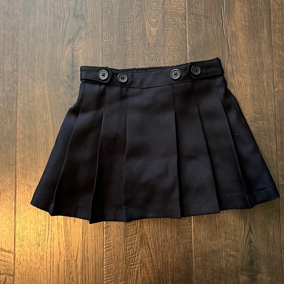 Chaps Other - 🚨4/$13🚨Chaps Pleated Skirt